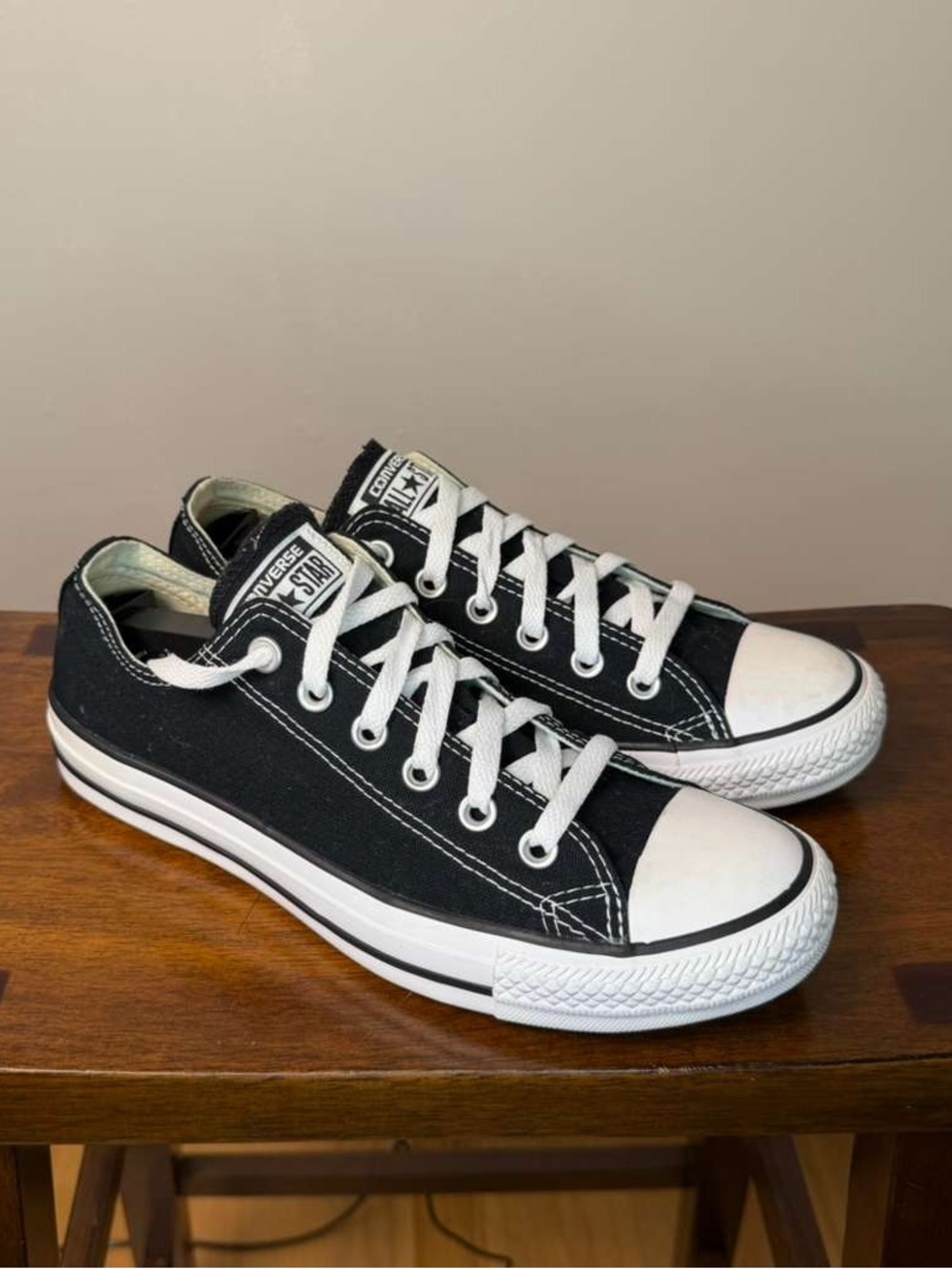 Converse Chuck Taylor All Star Low Top Black Women’s 9 Classic Canvas Sneakers